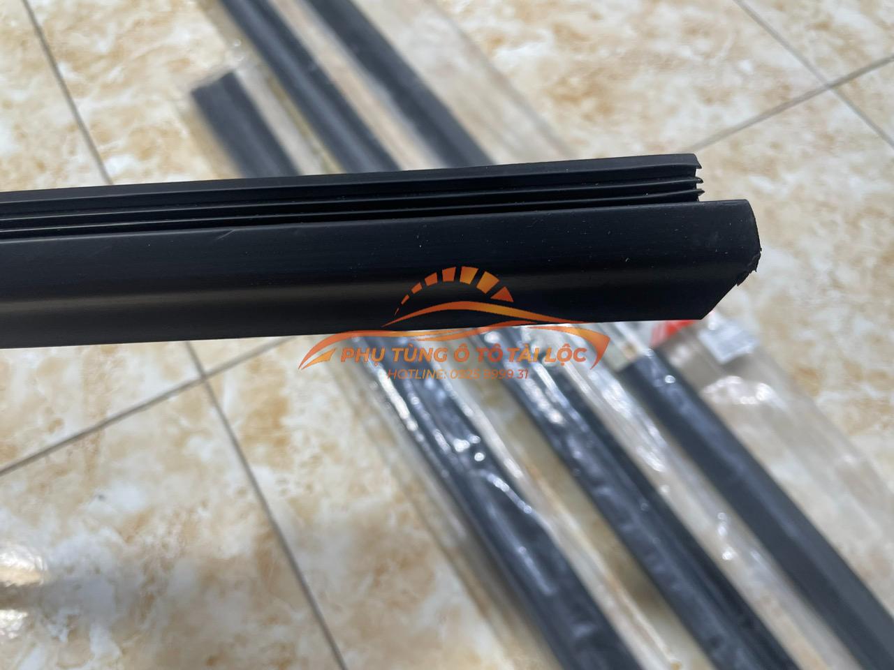 Nẹp ngoài chân kính Ford Mondeo 2004 2007 1S71F20563AL 1S71F20562AL - Phụ Tùng Tài Lộc - Ảnh 3