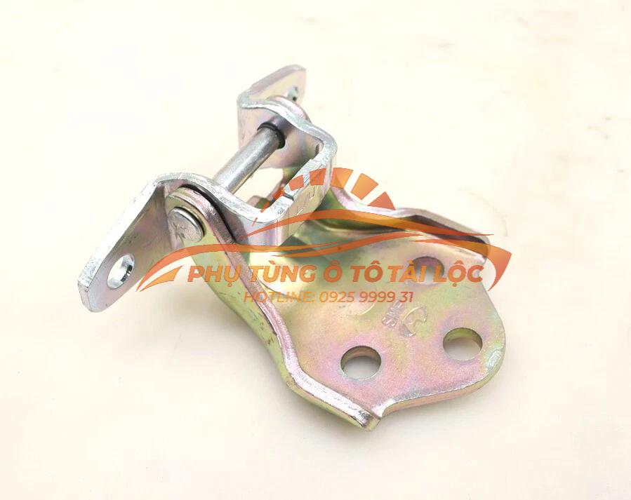Bản lề trước bên trái phía dưới Hyundai Santafe 2001-2006 7931026000