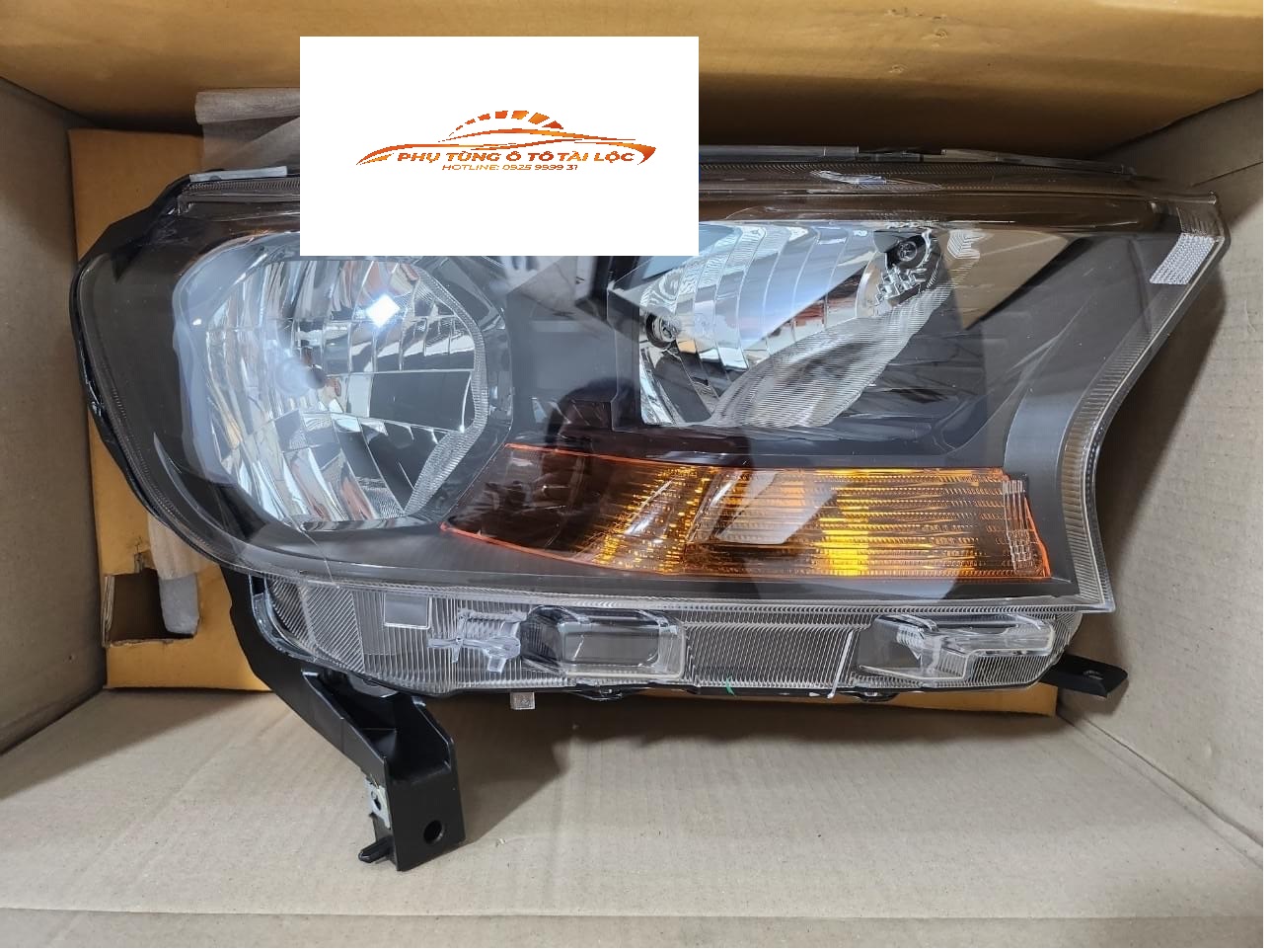 Đèn pha Ford Ranger 2016-2021 XLS - EB3B13W029HK / EB3B13W030HK / EB3Z13101Z / EB3Z13100X / EB3Z13008EE / EB3B13W030AL / EB3B13W030AK / EB3B13W030AJ / EB3Z13008EP / EB3B13W029AM /EB3B13W029AN / EB3Z13008HT