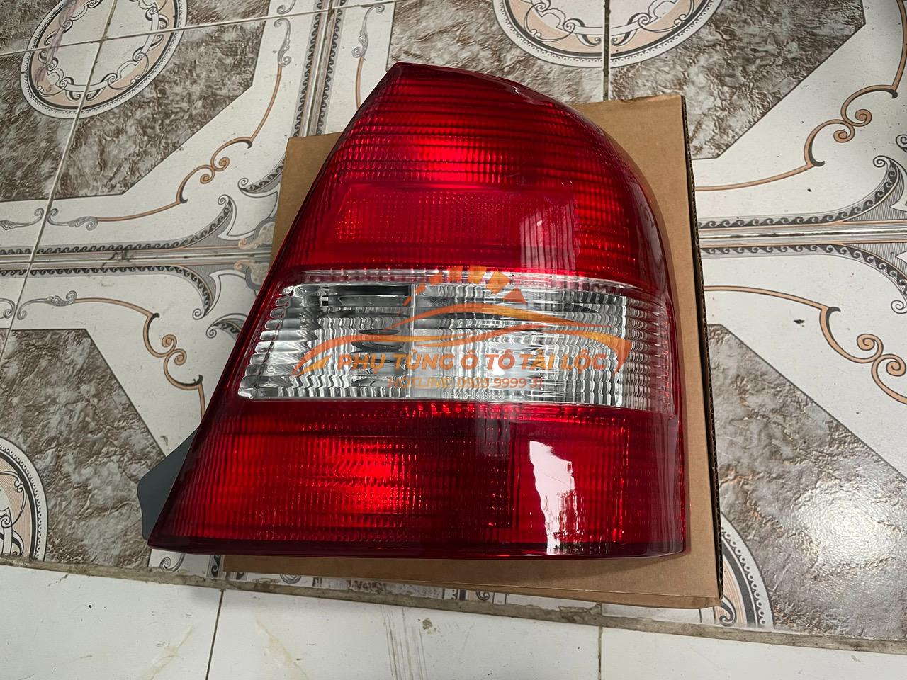 Đèn hậu Mazda 323 2001-2003 bên phụ RH – 2161948RUE