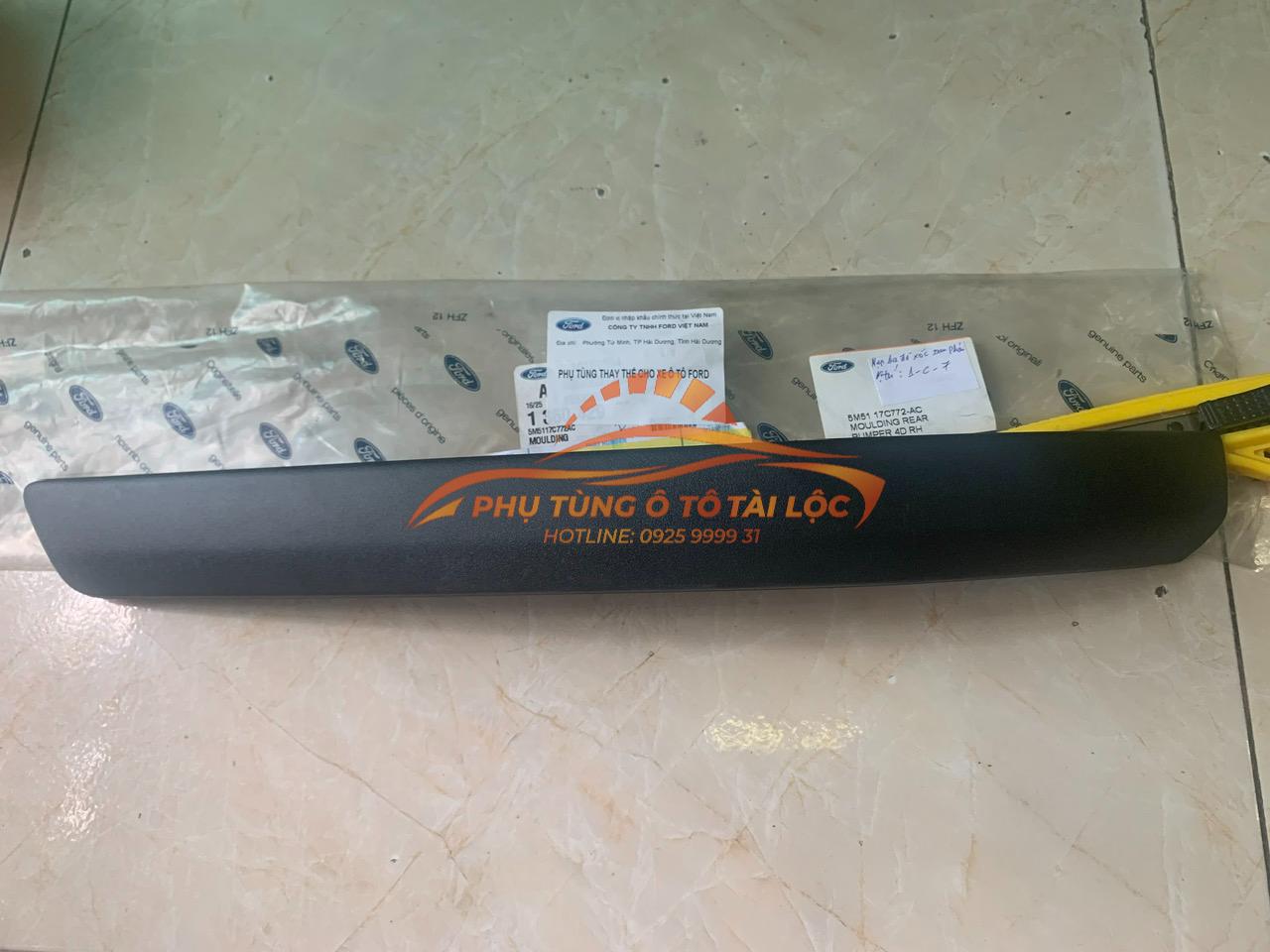 Nẹp cản sau Ford Focus 2005-2008 bên phải RH – 5M5117C772AC