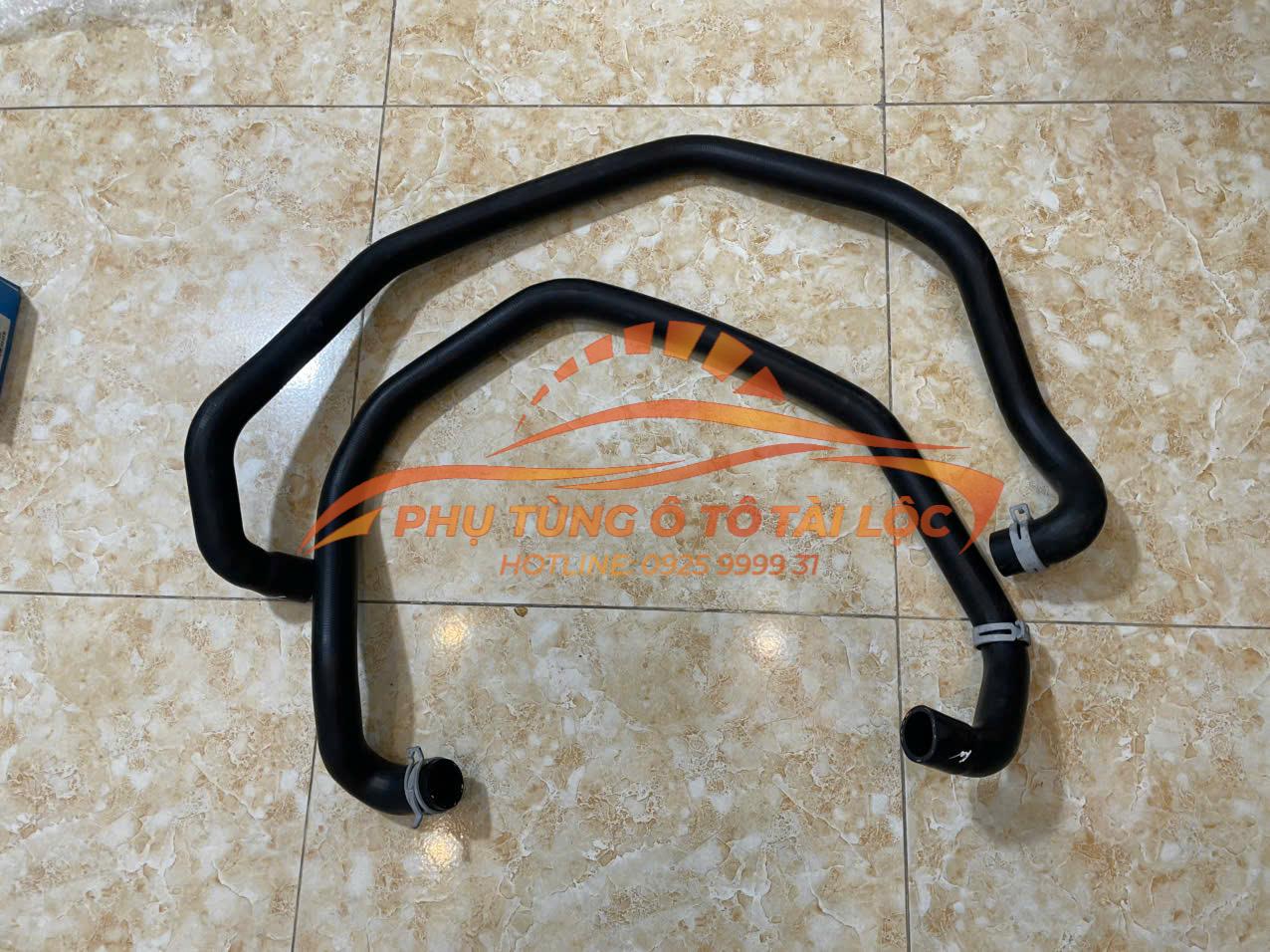 Ống tuy ô két nước dưới Ford Transit 2008-2020 6C118B273AE