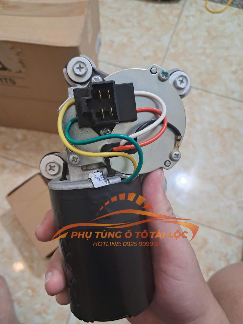 Mô tơ gạt mưa Ford Laser 2001-2005 YL8Z17508AA