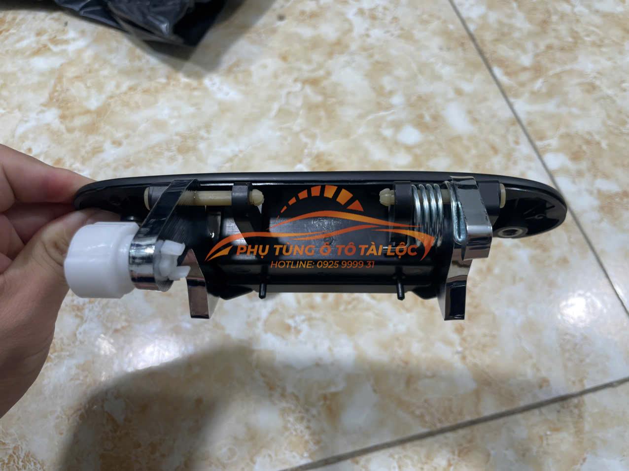 Tay mở cửa Ford Laser 2001-2005 tay mở cửa ngoài Laser sau lái - BVCLX73413CA - Phụ Tùng Tài Lộc - Ảnh 5