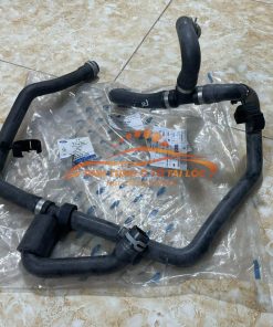 Ống két nước làm mát bằng cao su kết hợp với vật liệu dệt Ford Focus 2015-2019 - F1FZ8075D / F1F118C351DL - Phụ Tùng Tài Lộc