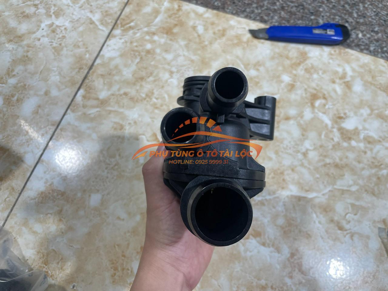 Cụm van hằng nhiệt Ford Focus 1.5 chính hãng DS7Z8592F DS7G9K478DB - Phụ Tùng Tài Lộc - Ảnh 5