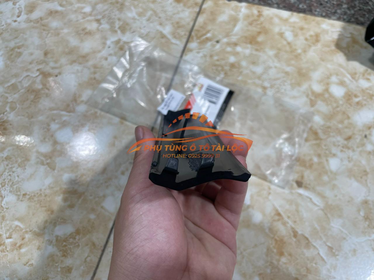 Ốp lỗ kéo xe sau Ford Focus 2015-2019 – F1EZ17F759BB / F1EJ17K950B3C - Phụ Tùng Tài Lộc - Ảnh 5