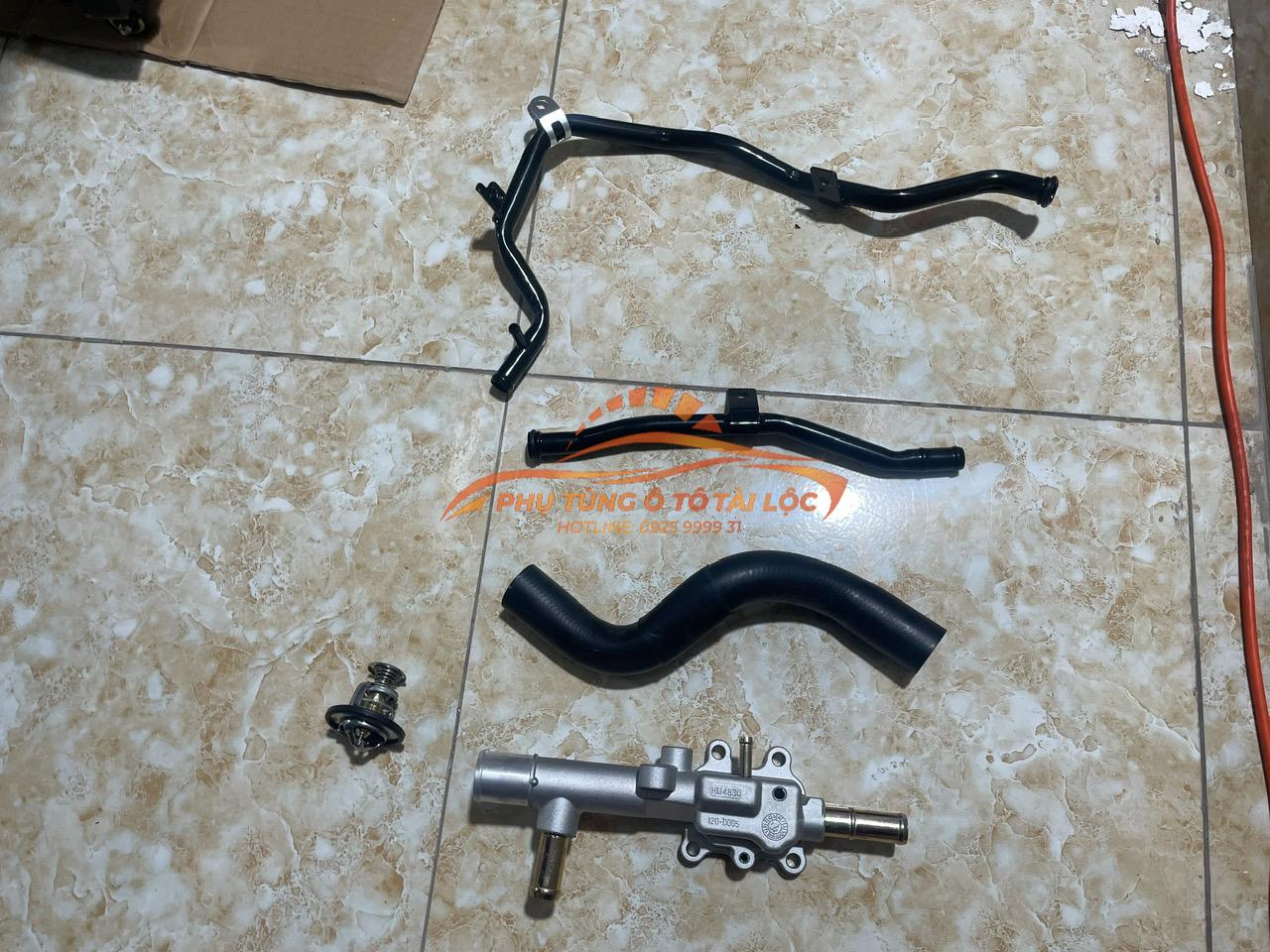 Tuy ô két nước dưới Ford Laser 2001-2005 1.8 - FP4715185C - Ảnh 2