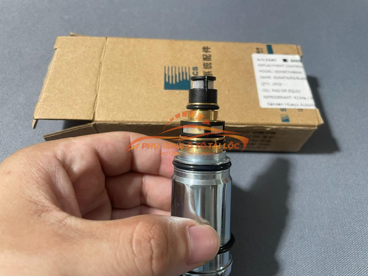 Van đuôi lốc lạnh Kia Sedona 2020 976743-M001 - Phụ Tùng Tài Lộc - Ảnh 3