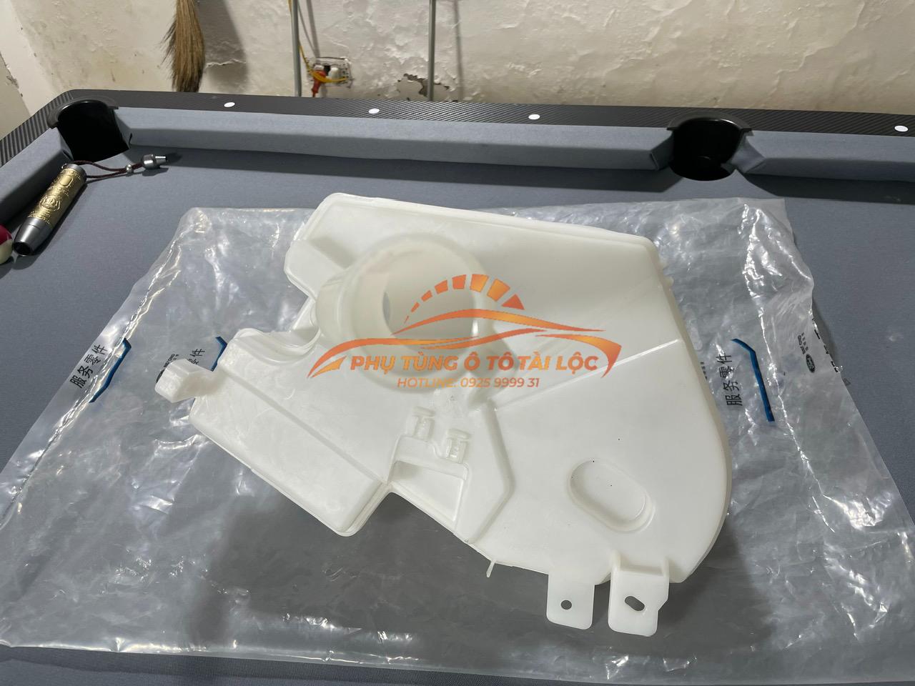 Bình nước rửa kính Ford Everest 2018-2021 EB3B17618BD / EB3B17B613BD - Ảnh 2