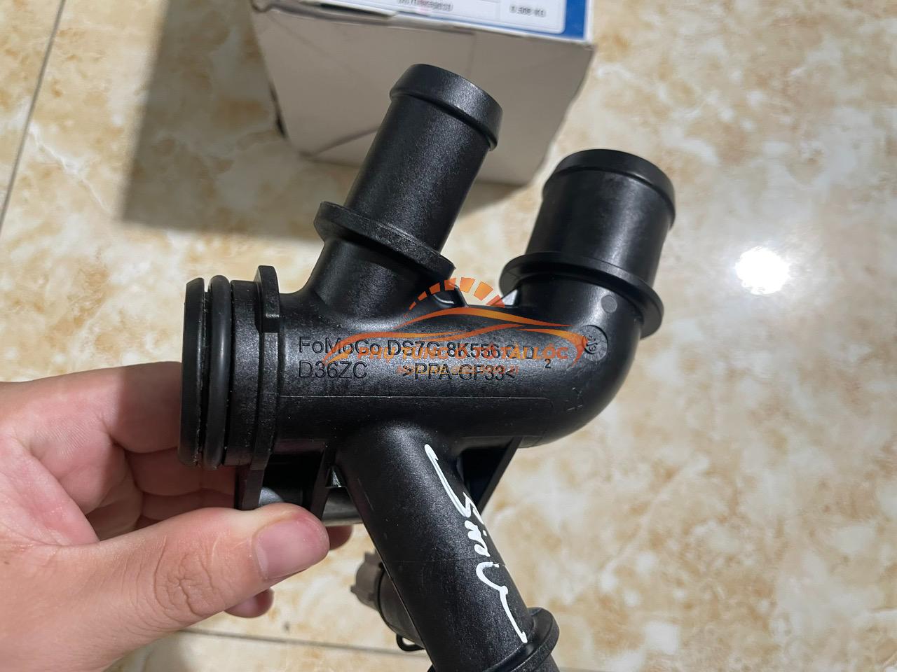 cổ nước làm mát động cơ Ford Focus 2015-2019 1.5 – DS7Z8K556L / DS7G8K556CD - Phụ Tùng Tài Lộc - Ảnh 2