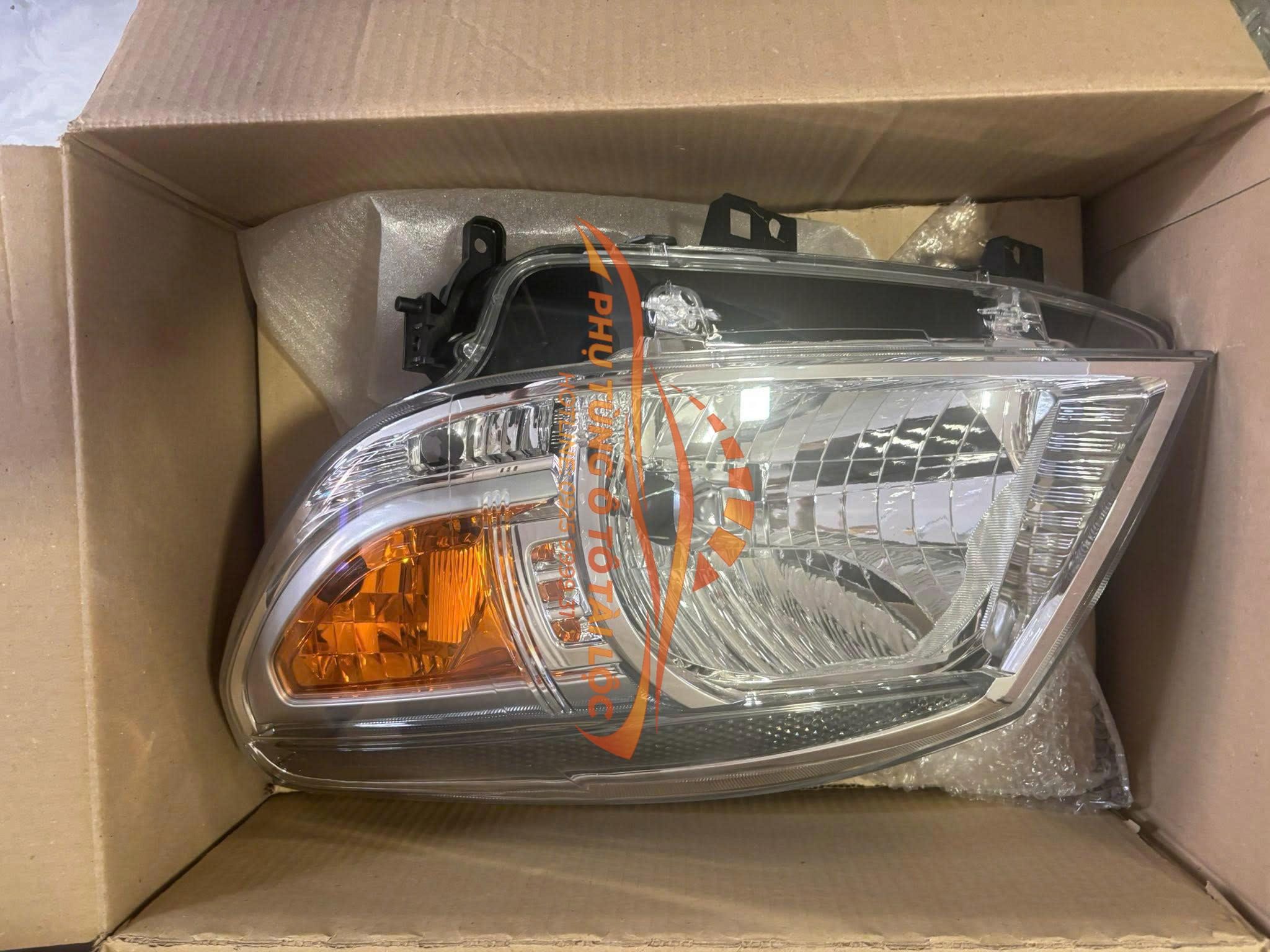Đèn pha Ford Everest 2009-2012 - UF6A510L0