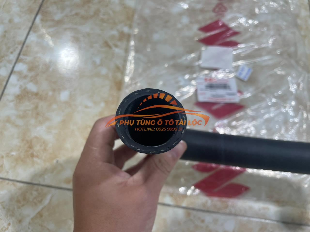 Ống nước ra van hằng nhiệt Suzuki APV 2013-2016 - 1785761J00000