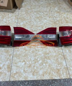 Đèn hậu ngoài Ford Everest 2018-2021 - EB3B13404BF