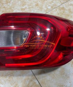Đèn hậu ngoài Ford Everest 2018-2021 - EB3B13404BF