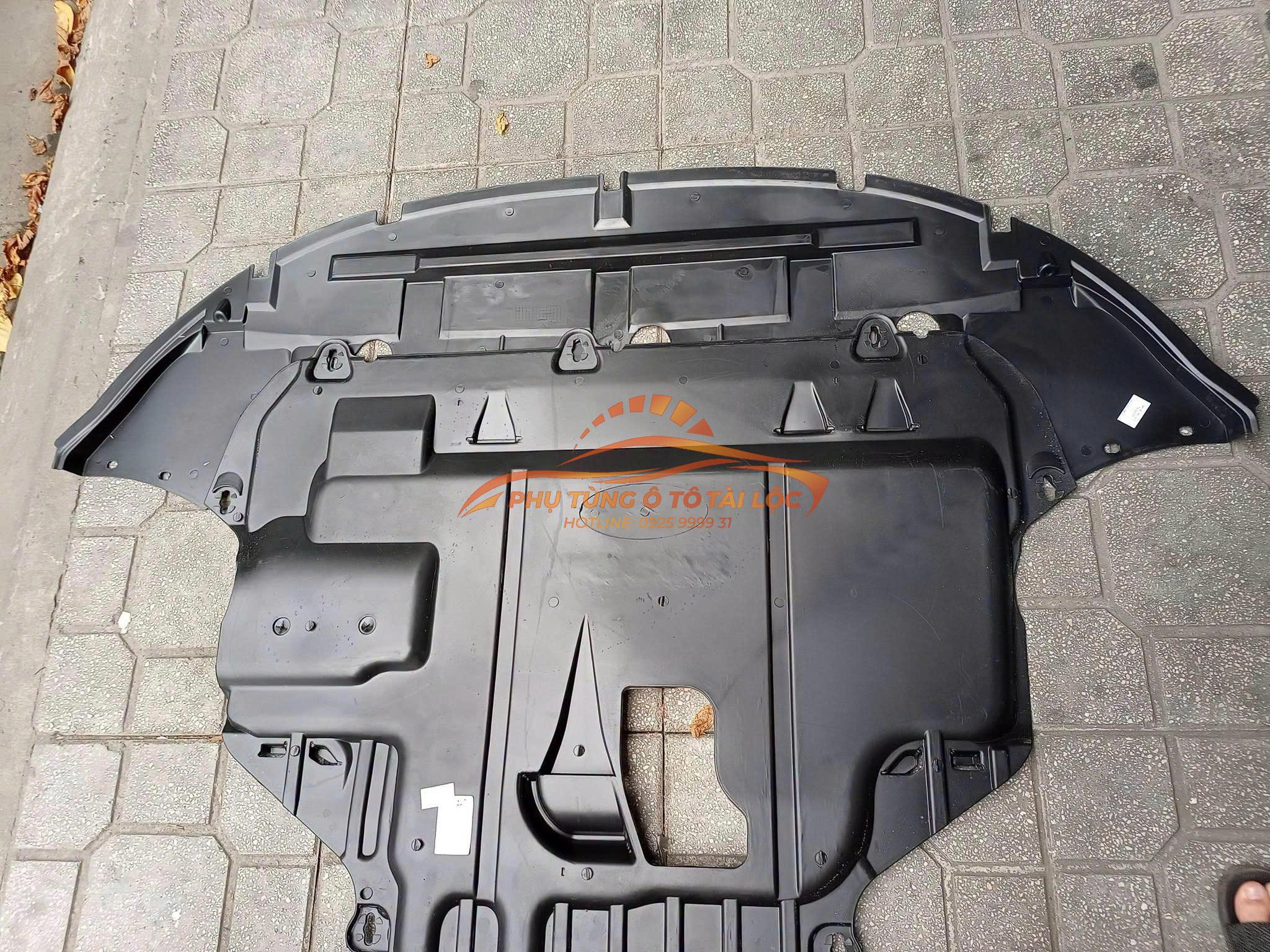 Chắn bùn gầm máy Ford Focus 2005-2012 3M51R6P013AV