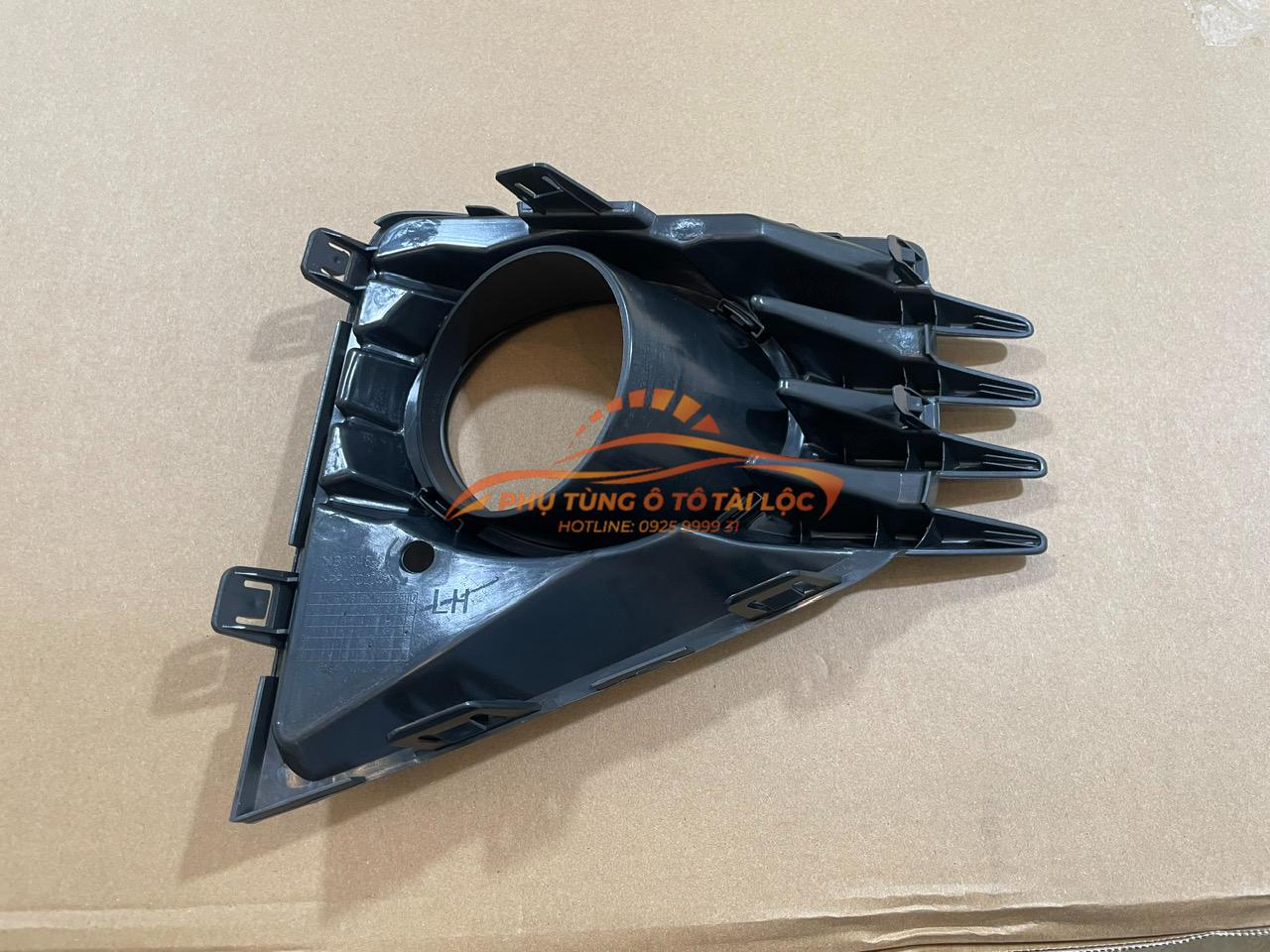 Ốp đèn gầm, Ốp đèn sương mù xe Mitsubishi Attrage 2022-2025 6400J651