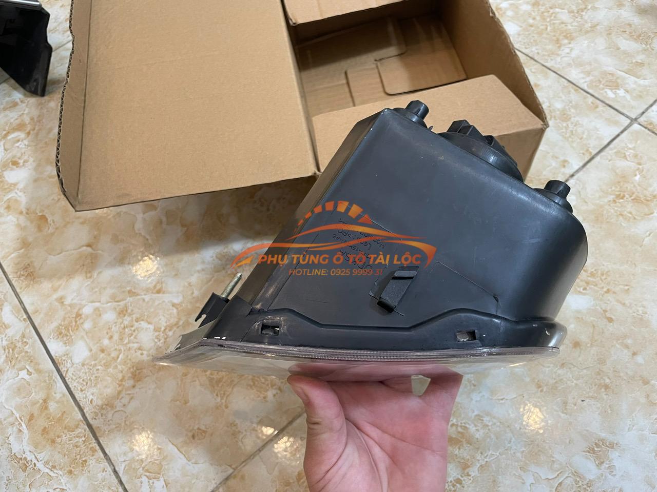 Đèn gầm Ford Mondeo 2004-2007 4S7115K201AAC