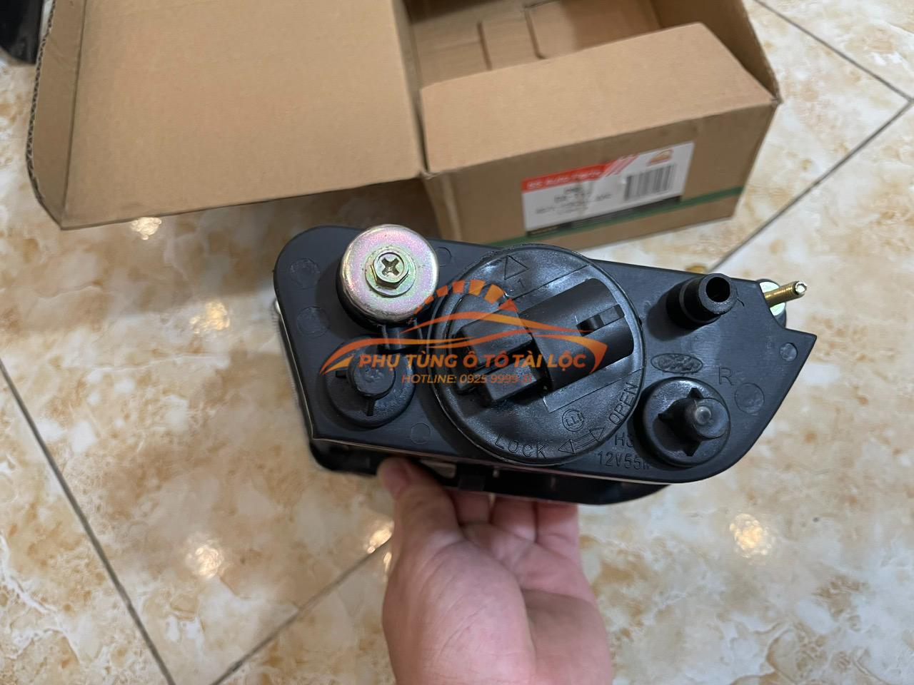 Đèn gầm Ford Mondeo 2004-2007 4S7115K201AAC