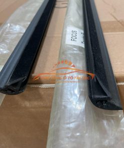 Nẹp ngoài chân kính Ford Focus 2005-2012 - 4M51A20562AJ