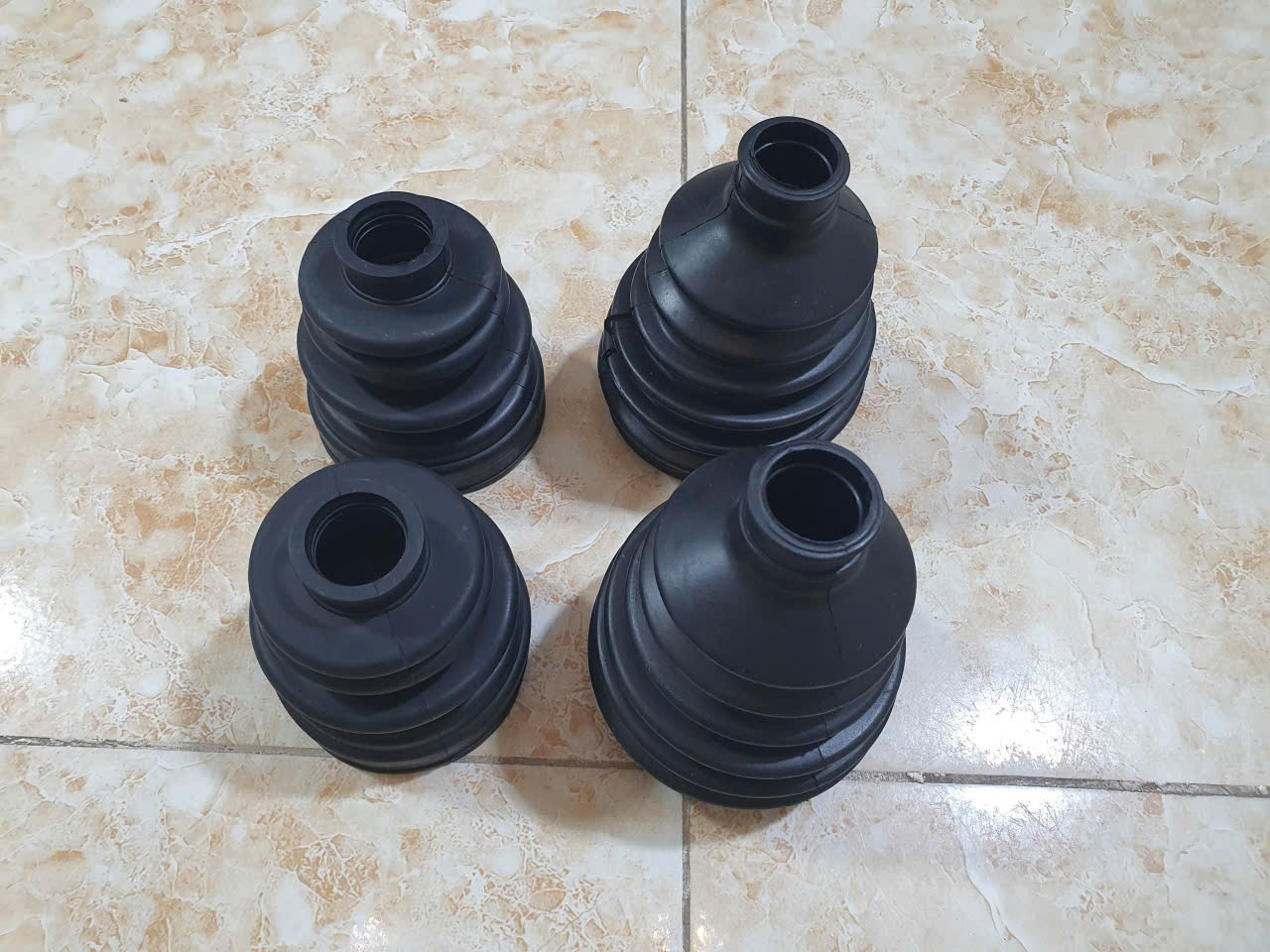 Cao su láp ngoài Ford Laser 2001-2005 44315SM4003