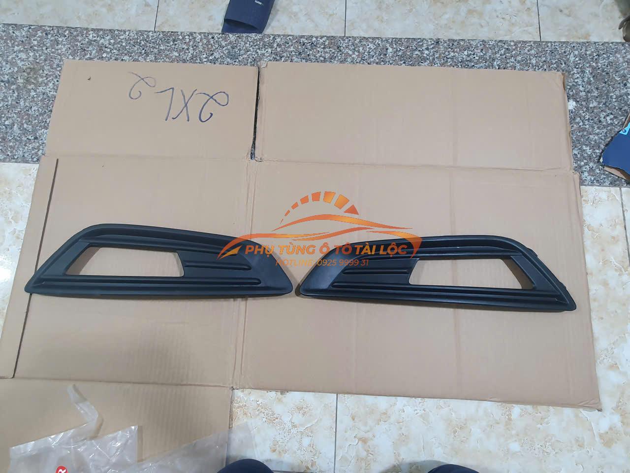 Ốp đèn gầm Ford Focus 2015-2019 F1EZ15266E