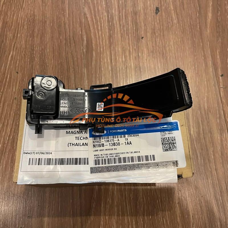 Đèn xi nhan trên gương Ford Ranger 2022-2026 – N1WB13B382AA