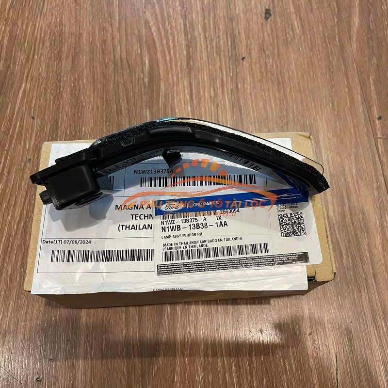 Đèn xi nhan trên gương Ford Ranger 2022-2026 – N1WB13B382AA